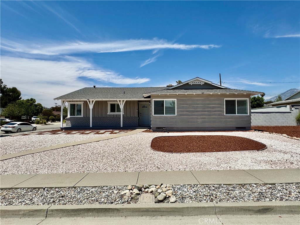 1127 Turning Bend — photo