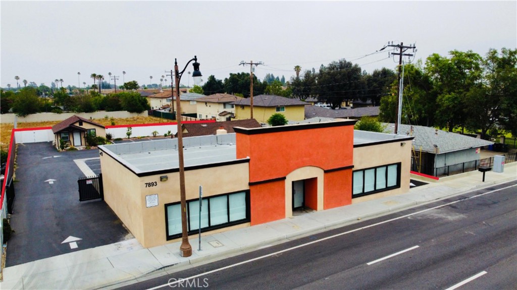 7893 Sierra Avenue — photo
