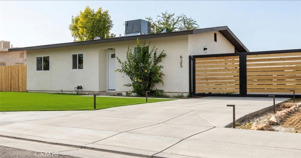 82360 Tahquitz — photo