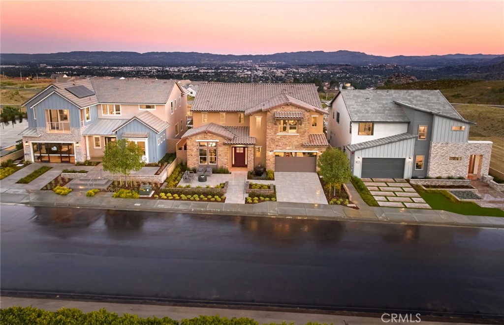 11811 Canoga Avenue — photo
