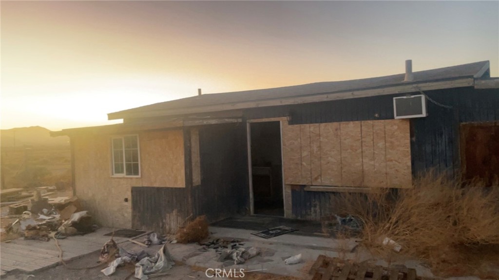 15220 Wolf Haven — photo