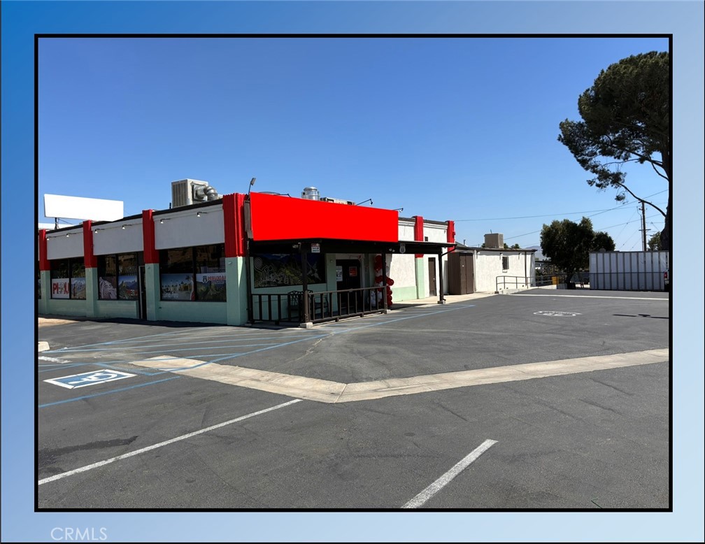 15395 Foothill — photo