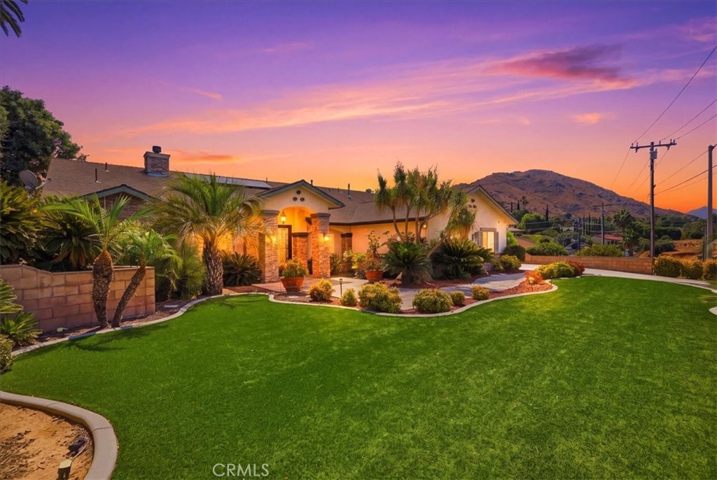 23044 Grand Terrace — photo