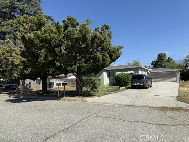 1425 W Hays — photo