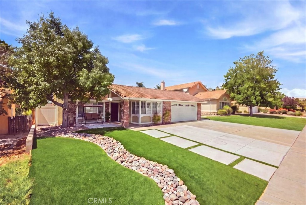 8725 Sandhill Drive — photo