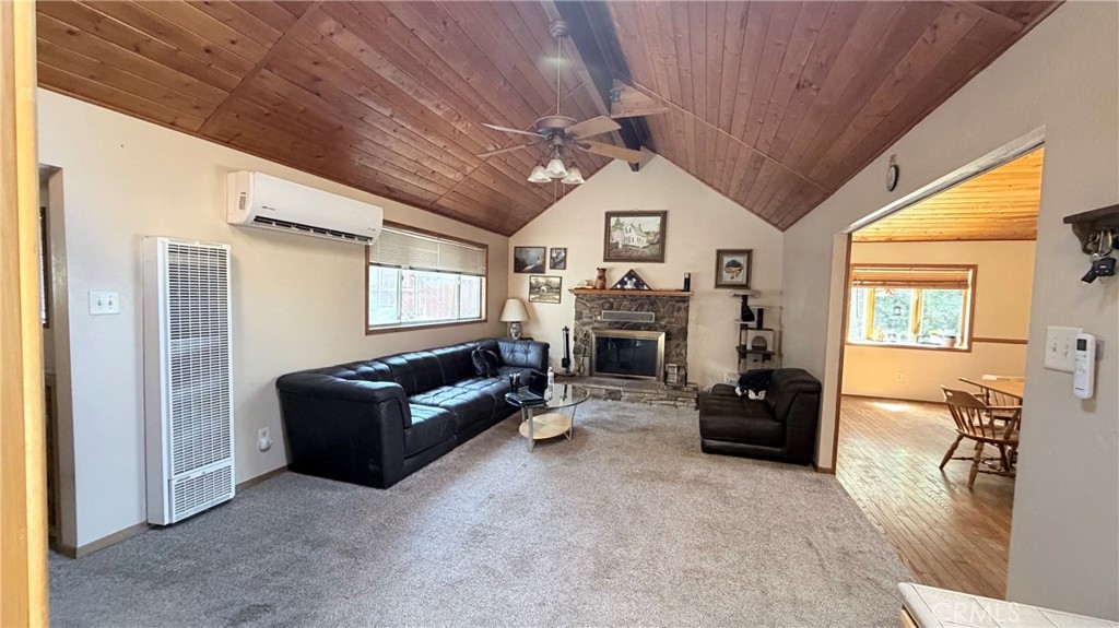 635 Acacia Dr — photo