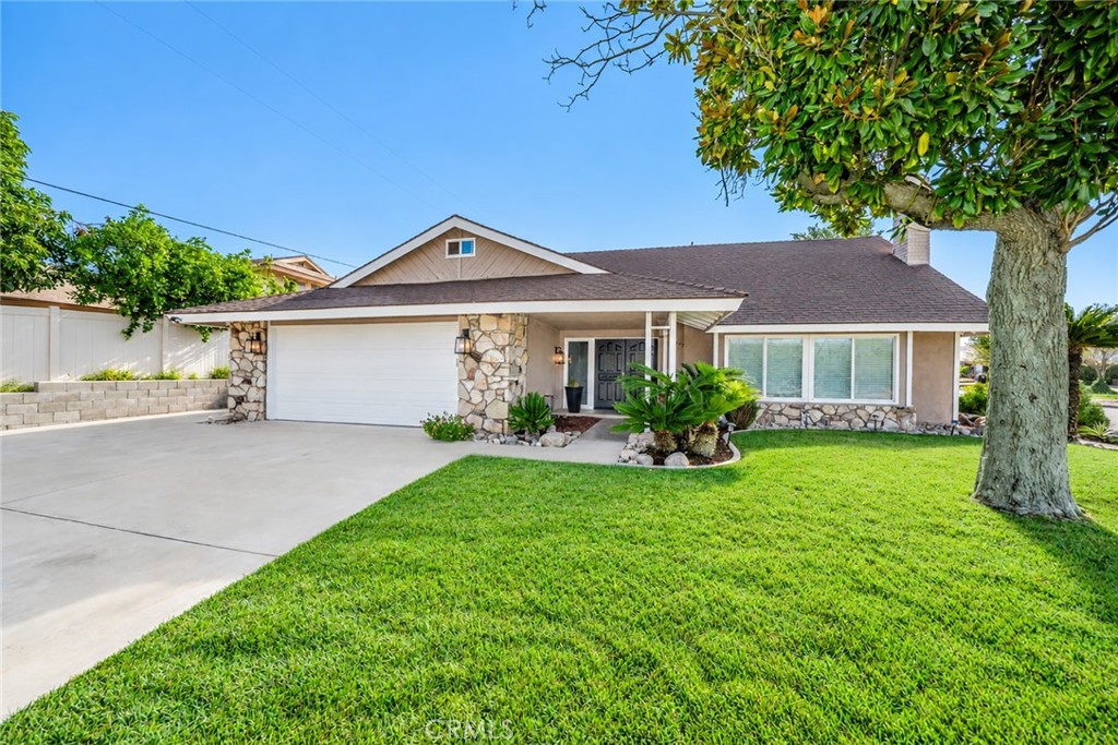 5991 Rogers Lane — photo