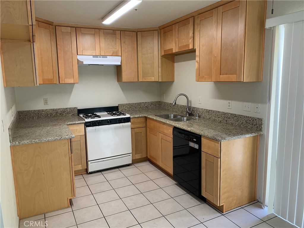 7232 Exeter #9, Paramount, CA 90723 — photo 2