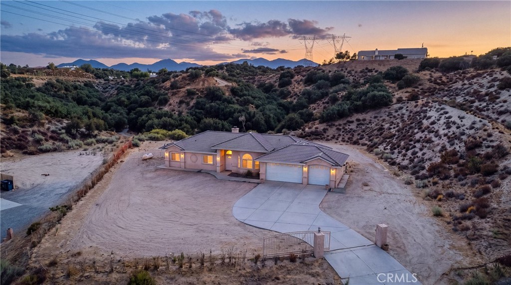 6890 Oak Hill Road — photo