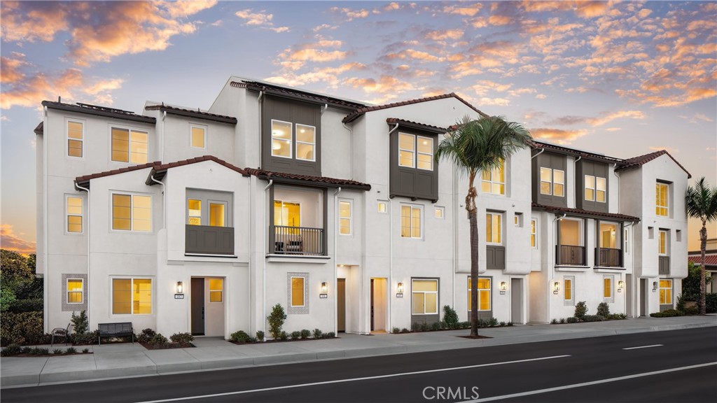 685 S Brea Boulevard 304 — photo