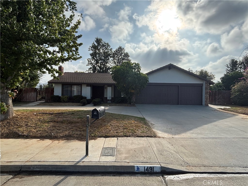 1491 Cedarhill — photo