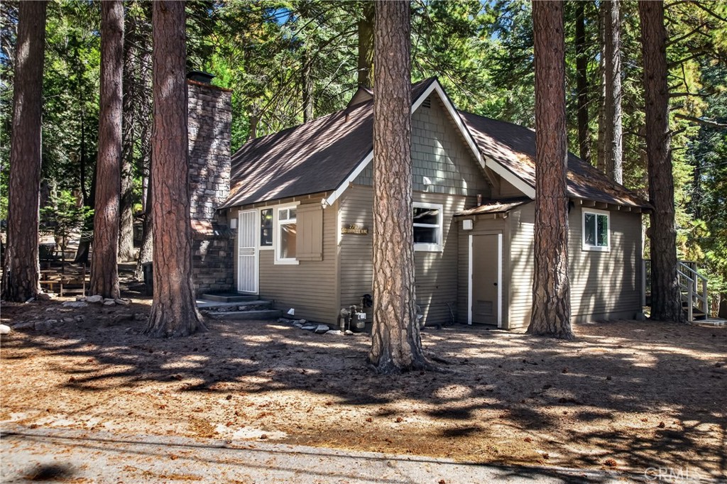 27917 Squirrel Lane — photo