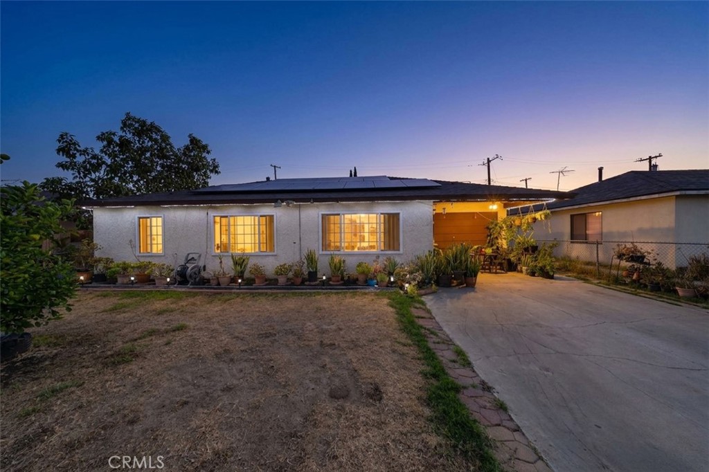 13677 Carfax Avenue — photo