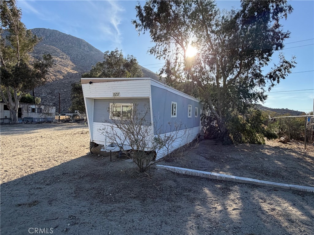 15217 Peach Street — photo