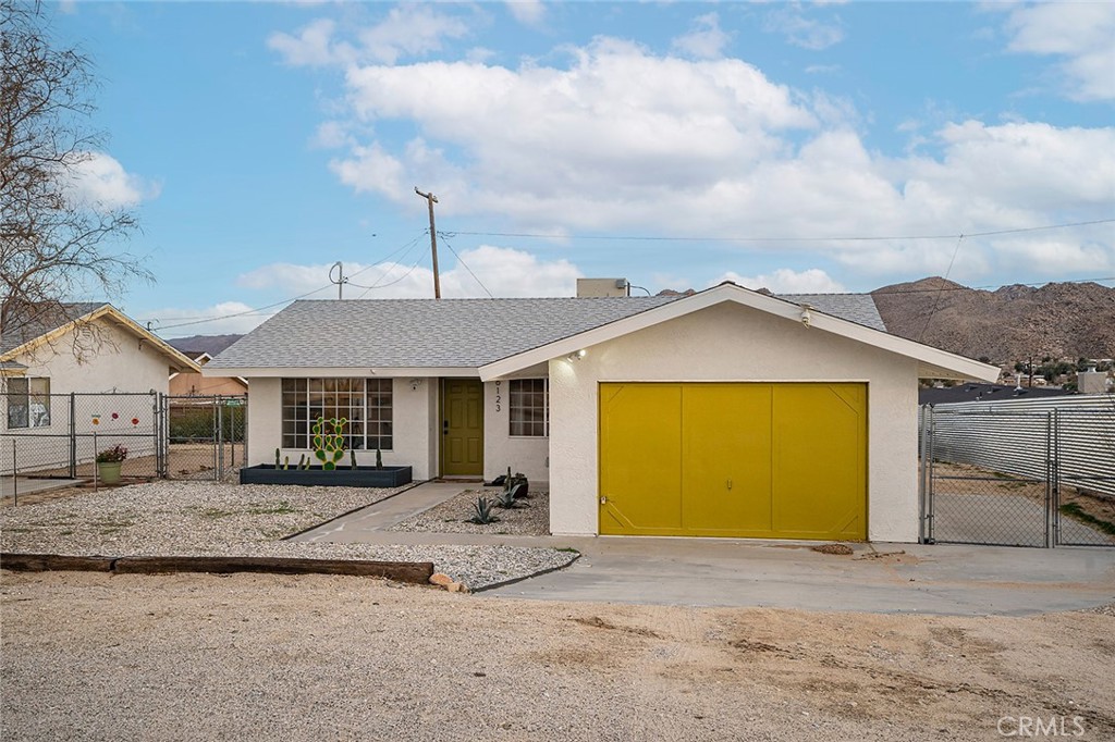 6123 Scenic — photo
