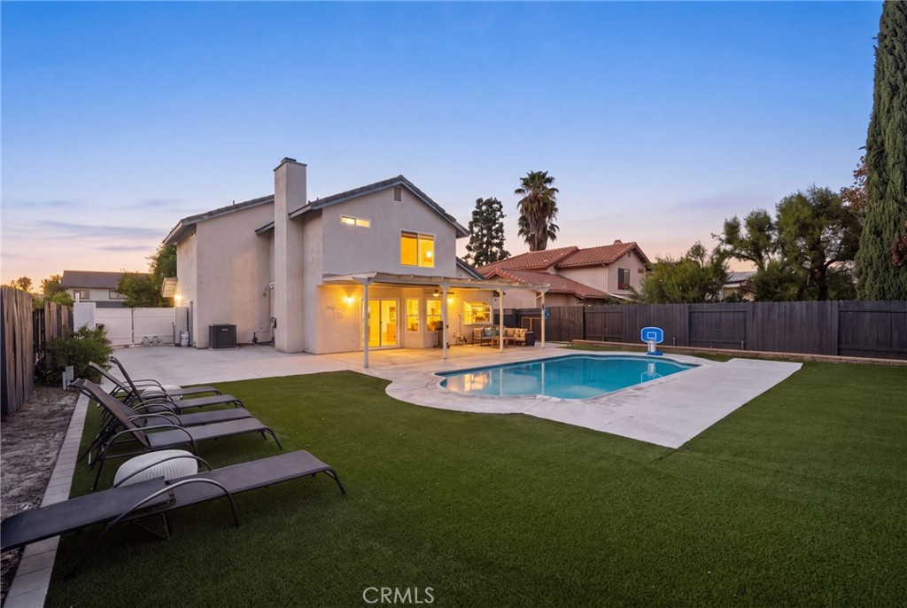 1524 Clay — photo