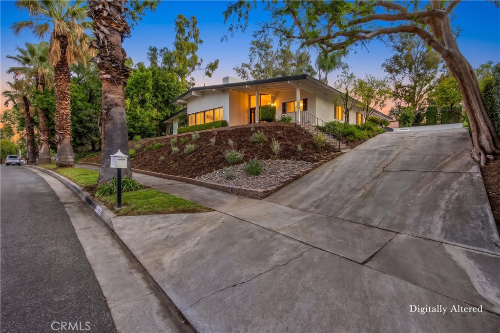 2130 Archdale — photo