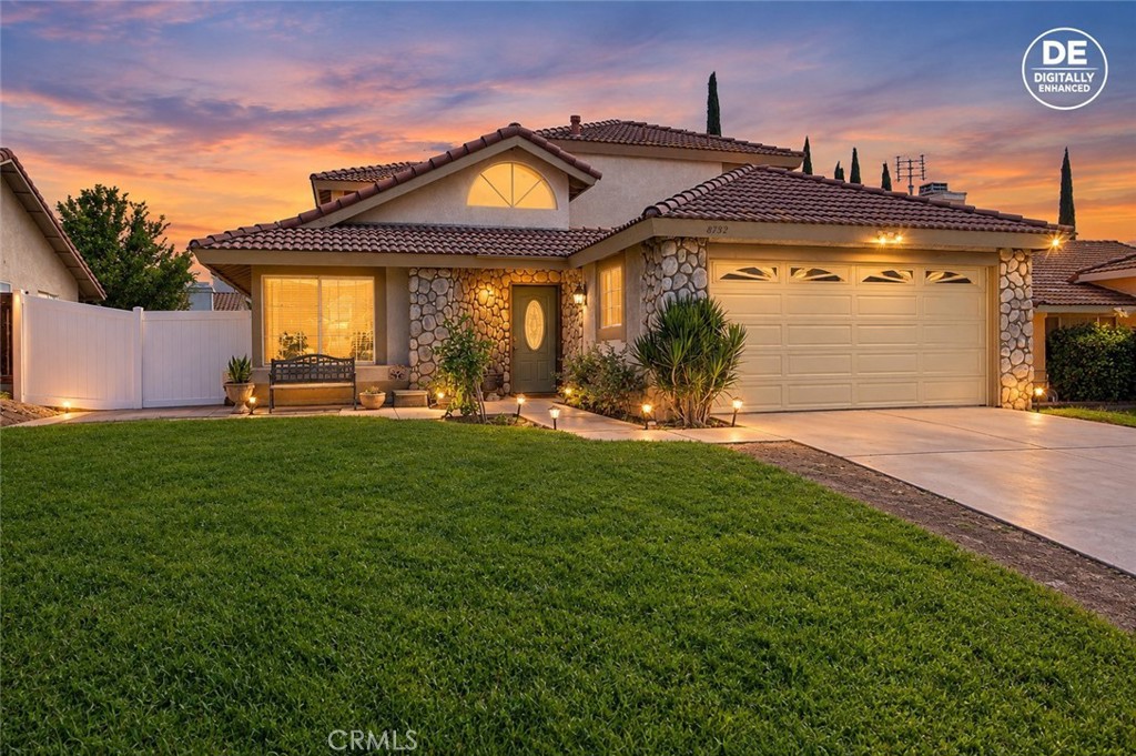 8732 Sandhill — photo