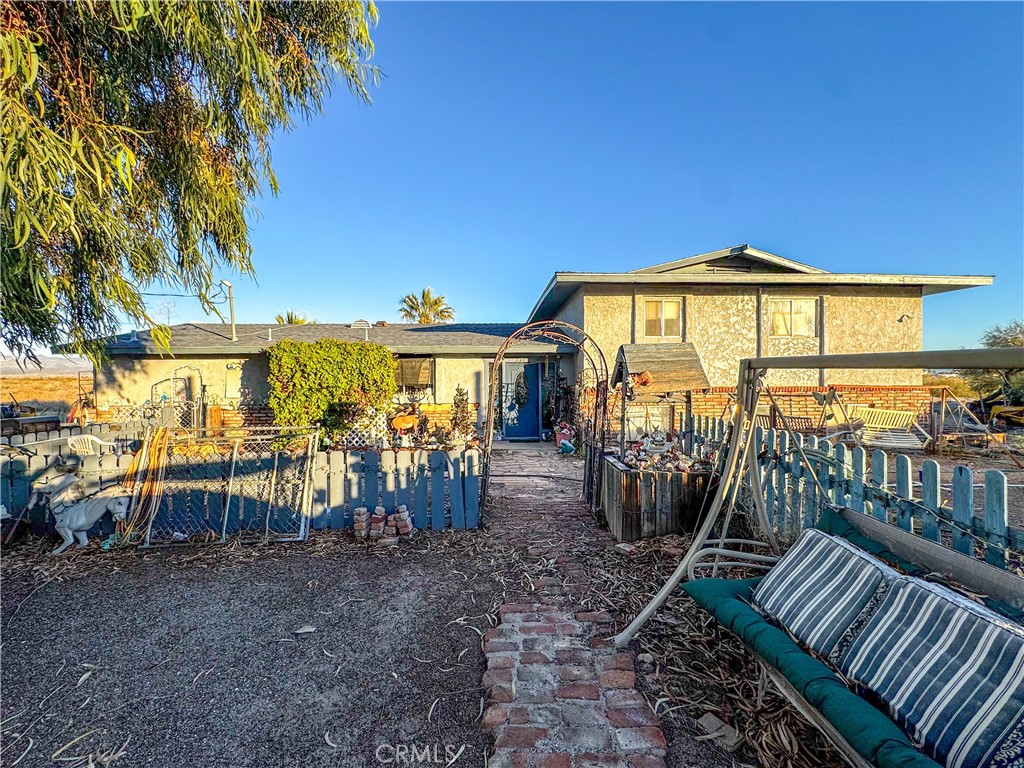 1415 Tamarack Lane — photo