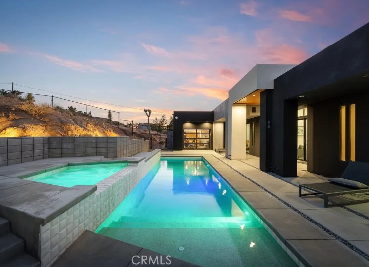 8175 Fox Trail — photo