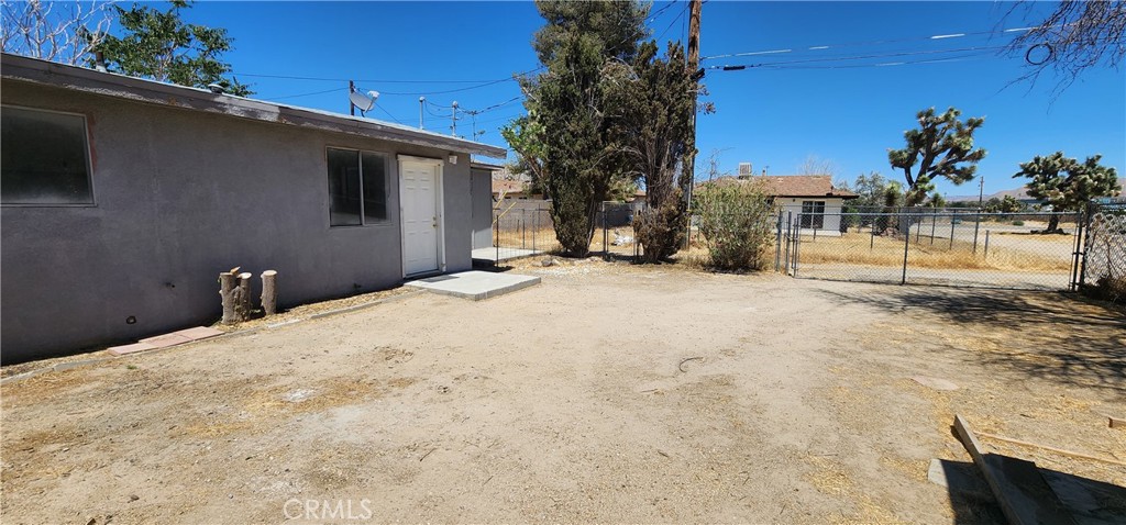 6963 Tamarisk Avenue B — photo