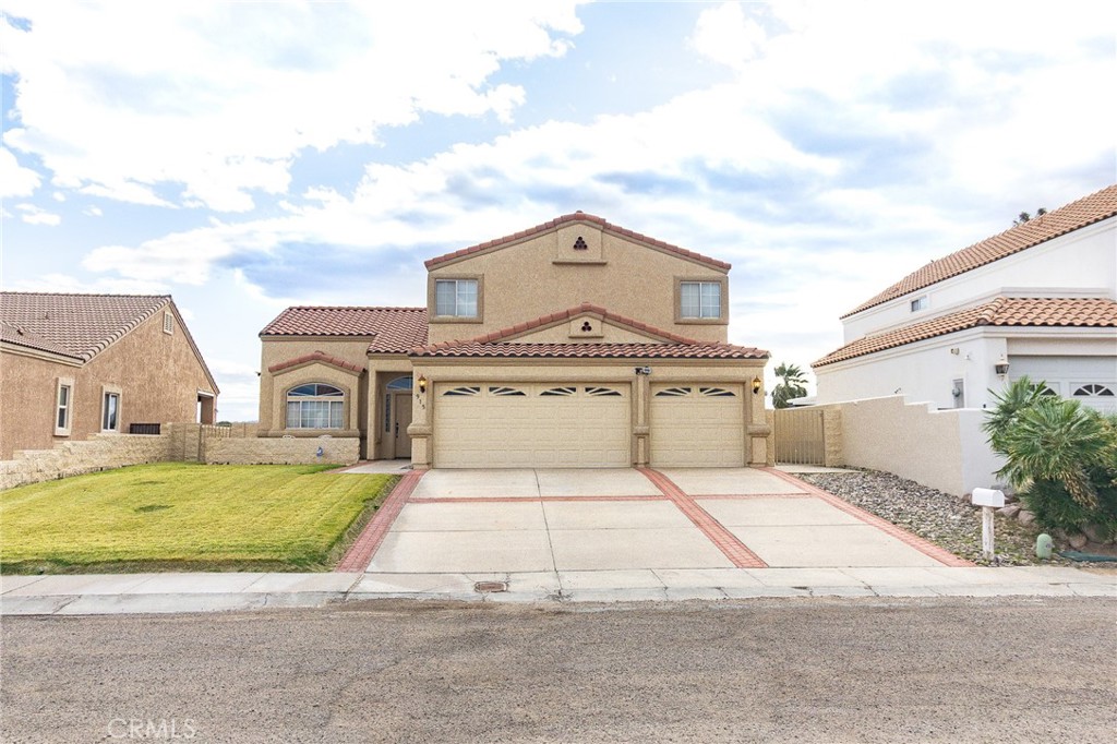 915 Beach Drive — photo