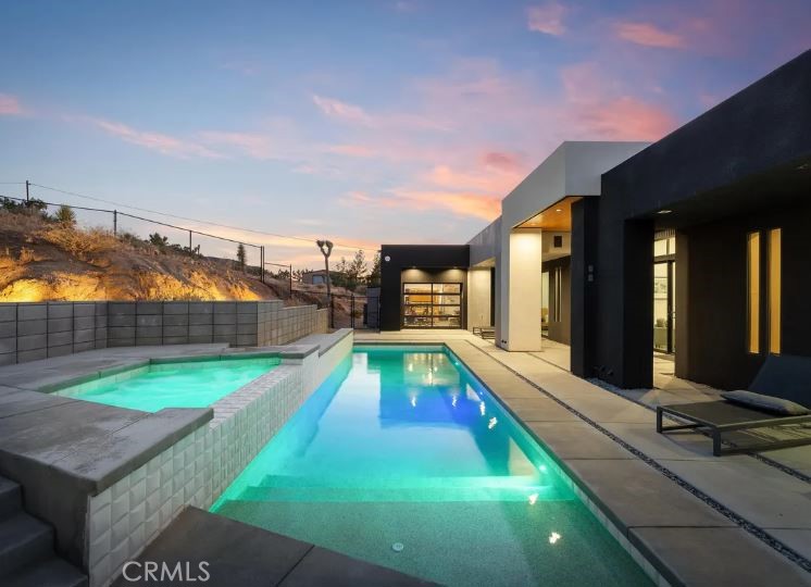 8175 Fox Trail — photo