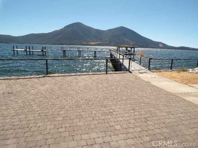 10920 Lakeshore — photo
