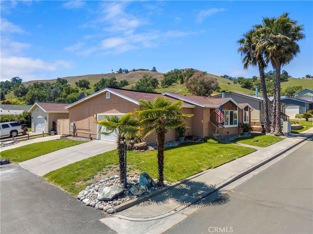 205 Island View — photo