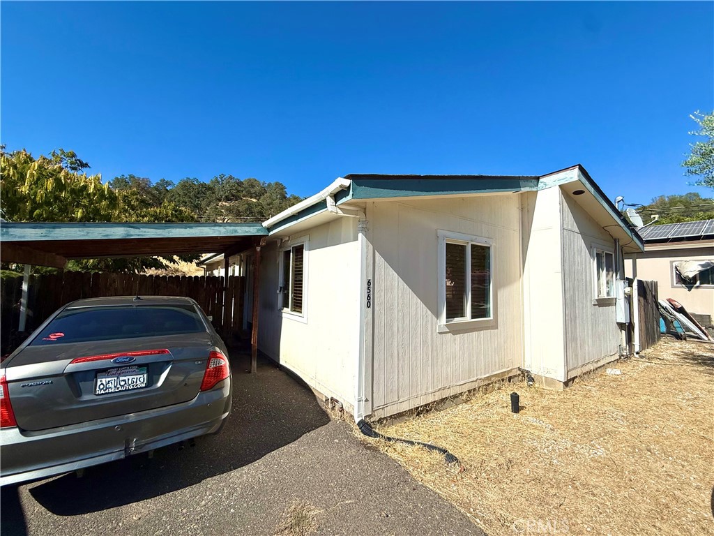 6560 Victoria Street — photo
