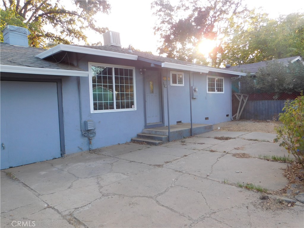 14420 Walnut Avenue — photo