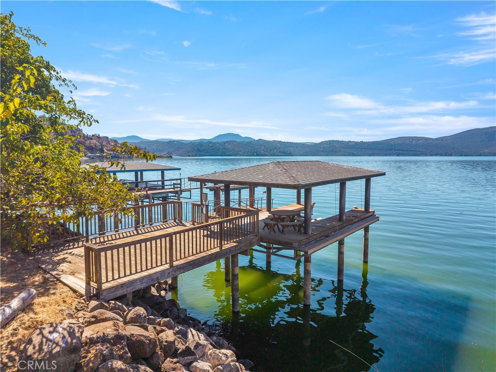 11411 Lakeshore Drive — photo