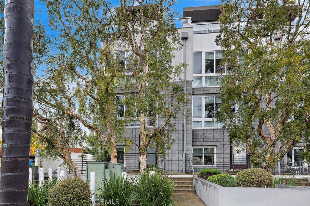 4151 Redwood Avenue #106 — photo