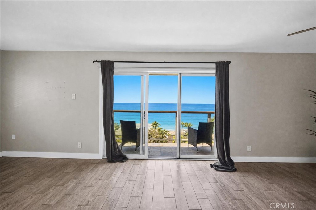 222 Arch 7 — photo