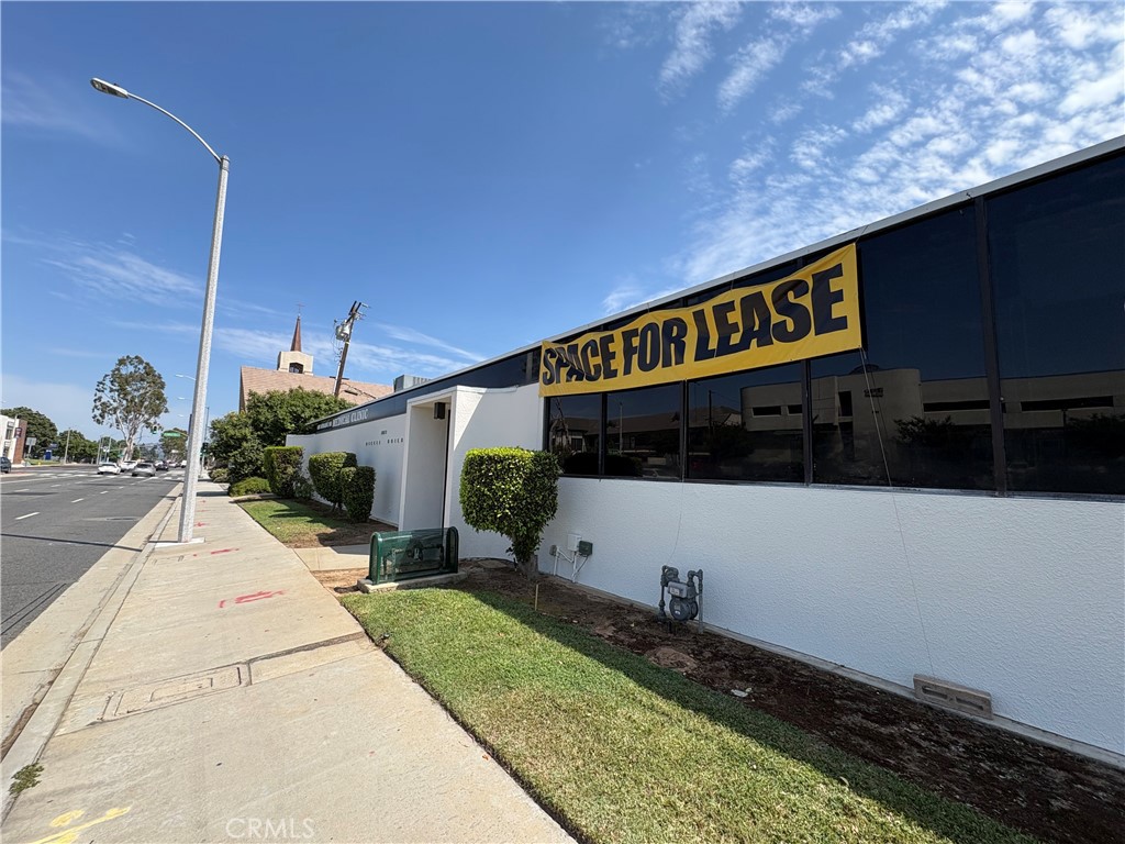 1817 W Beverly a — photo