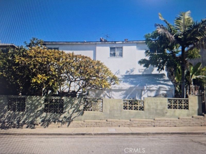 1042 N Market — photo