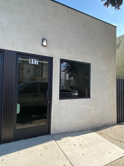 919 917 W Compton, Compton, CA 90220 — photo 3
