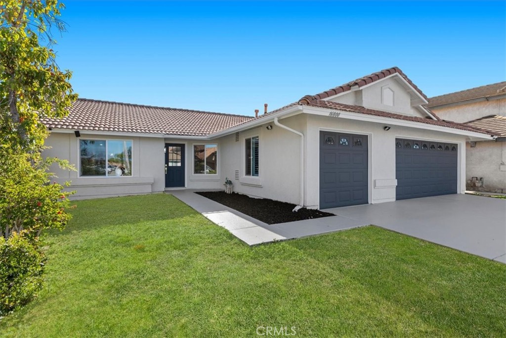 16800 Lake Victoria — photo
