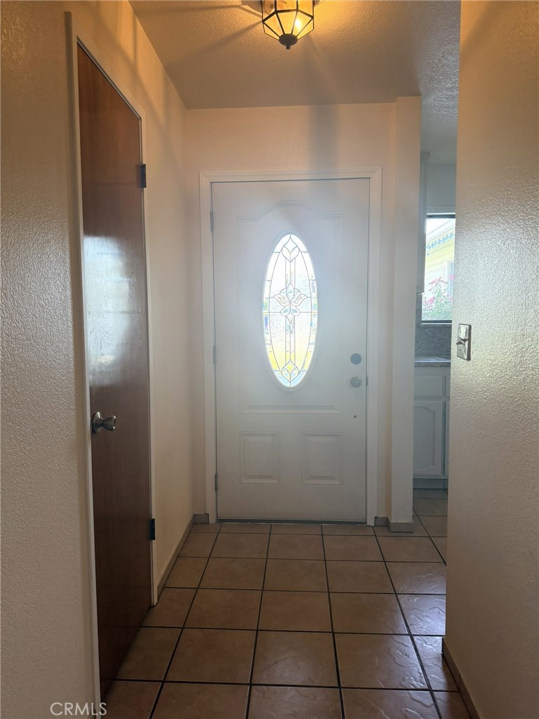 33 E Wallis, Gustine, CA 95322 — photo 2