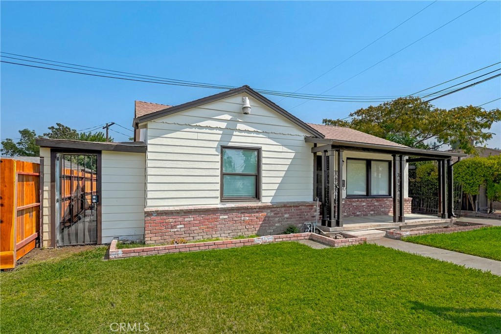 209 E 18th, Merced, CA 95340 — photo 2