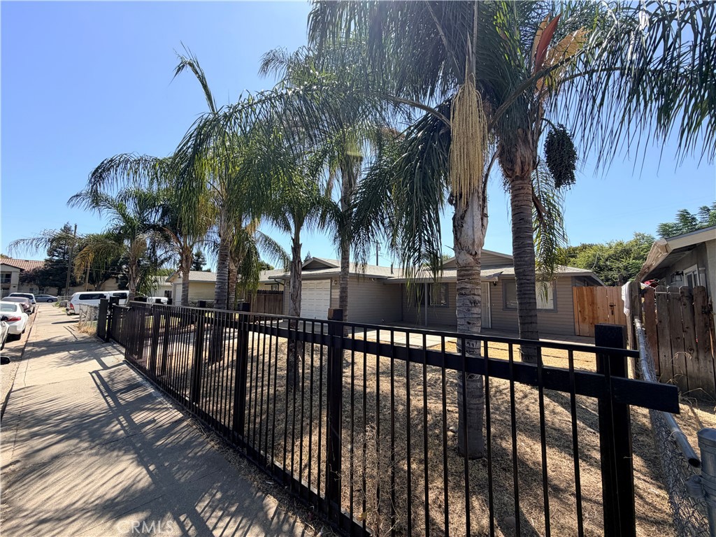 268 E 10th, Merced, CA 95341 — photo 2
