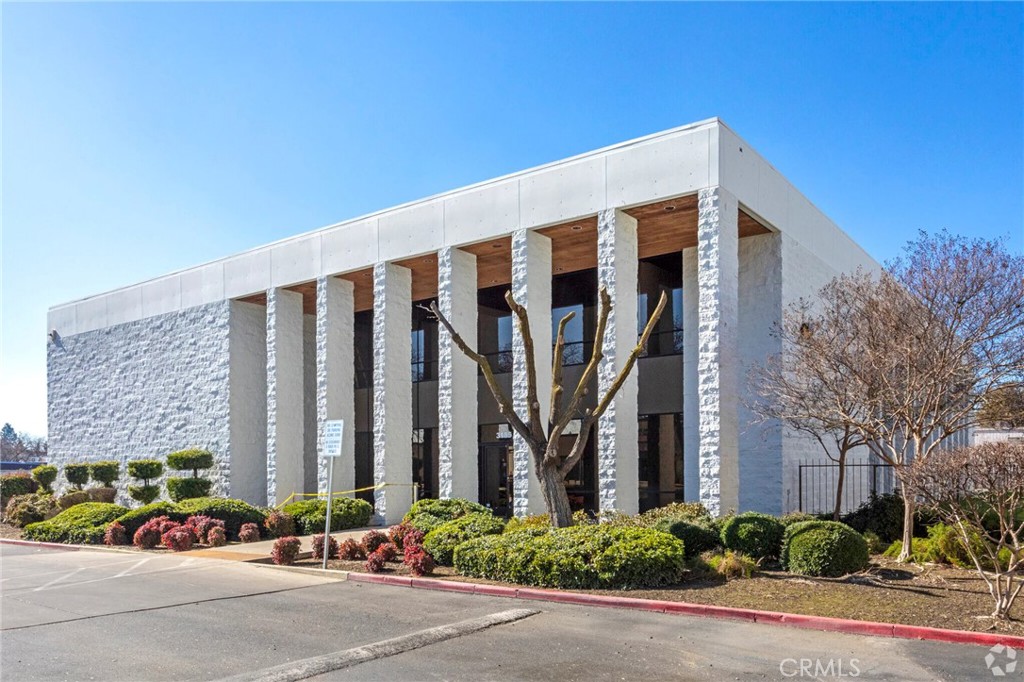 3185 M 240 — photo