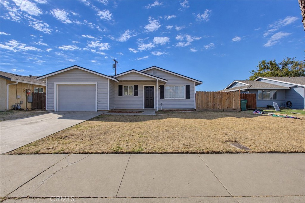 2425 Apache Street — photo