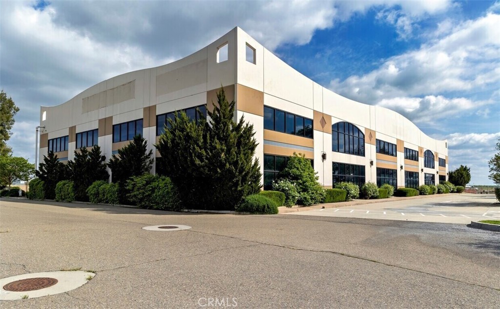 140 Macready Drive — photo