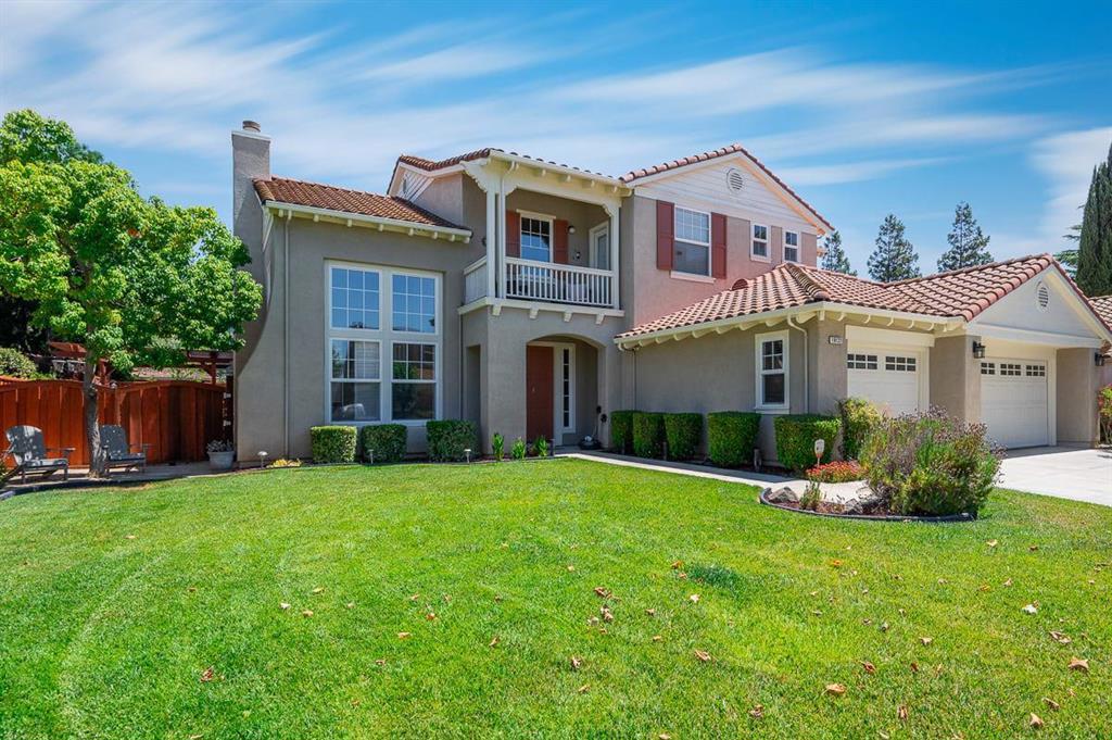 19122 Legend Court — photo