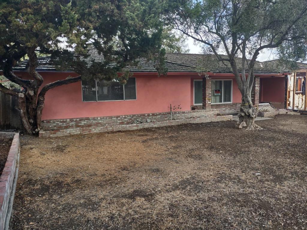 1670 Hillcrest Road — photo
