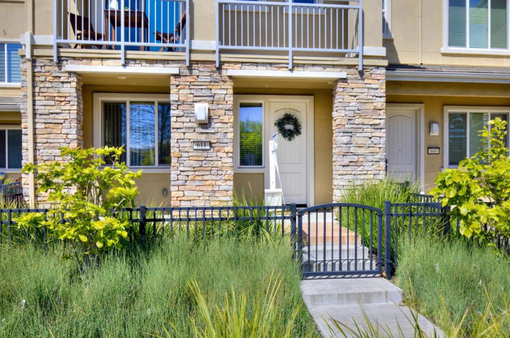 611 Avenue One Drive — photo