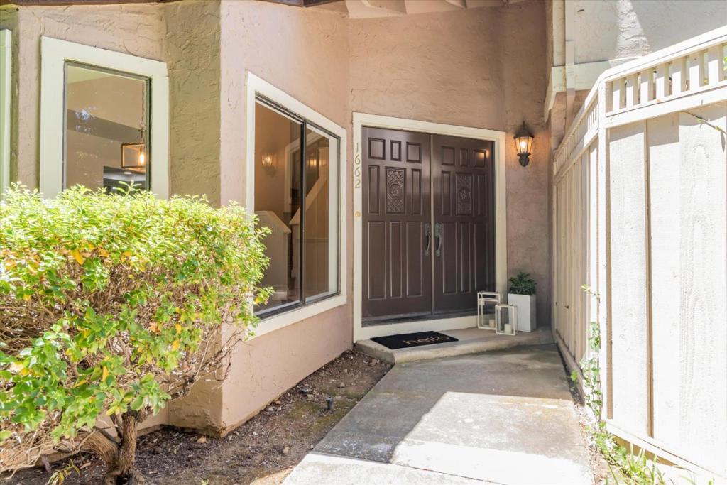 1662 Las Piedras Court — photo