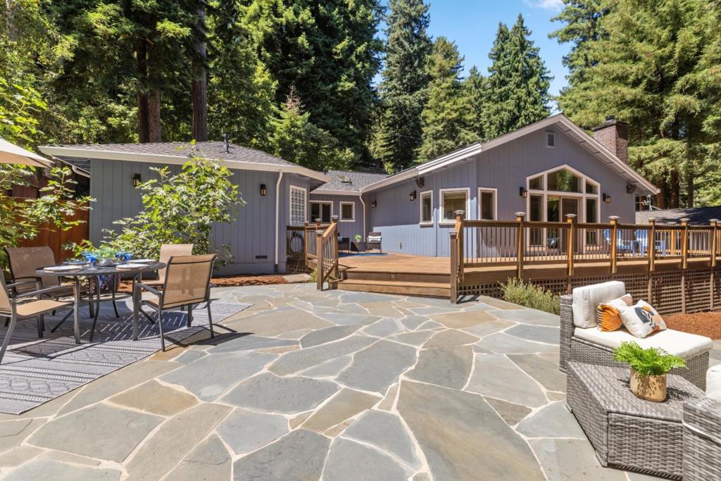 674 Mountain View Drive — photo