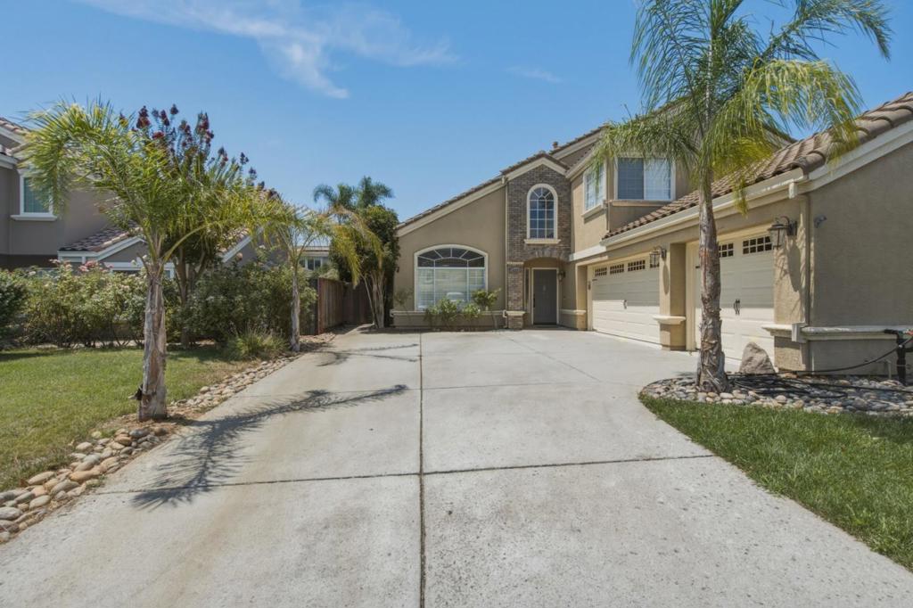 16935 Pine Way — photo